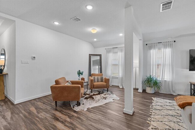 Photo - 522 Hendelson Ln