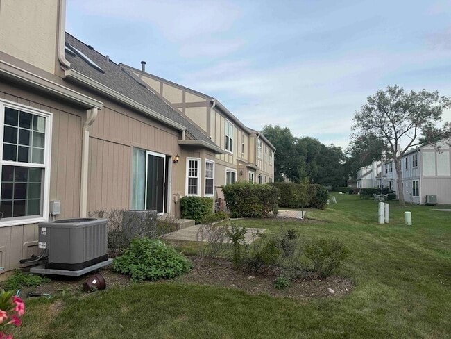 1477 Garnet Cir