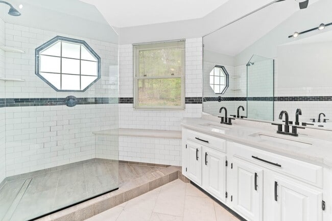 Photo - 4673 Shadyside Ln