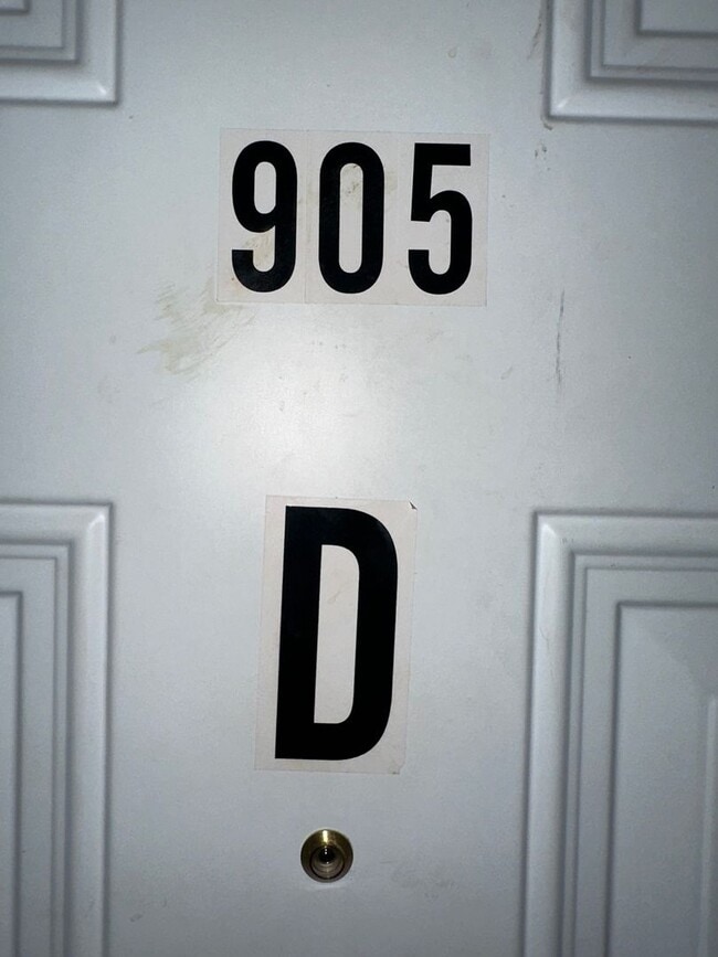 Photo - 905 E King St Unidad D