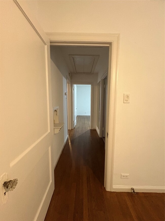 Building Photo - 2011 33rd St