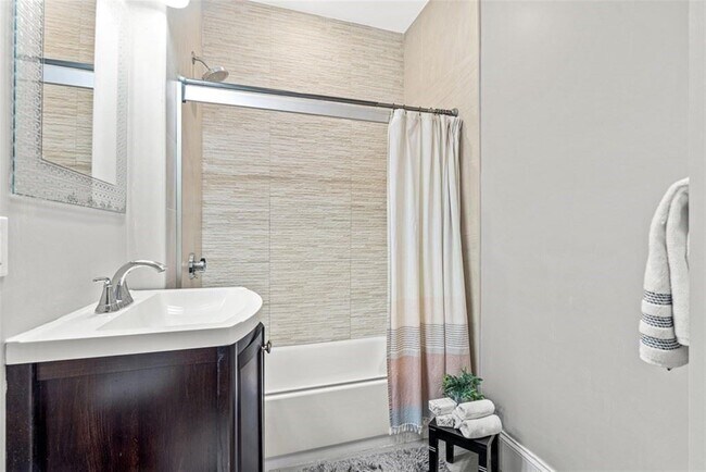 Photo - 52 Stanley Ave Unit 3