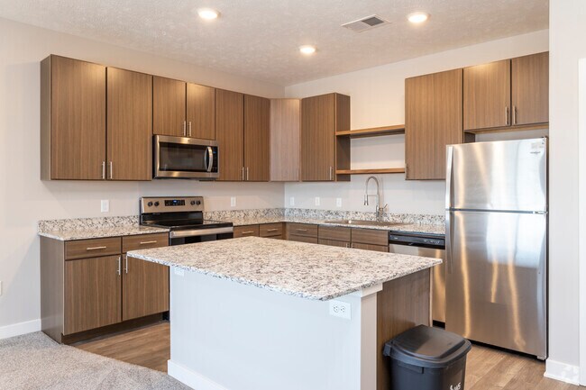 1HAB, 1BA - Evan