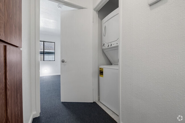 1BD, 1BA -752SF Laundry