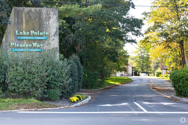 Building Entrance - Picasso Way Cooperative