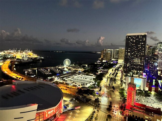 Photo - 888 Biscayne Blvd