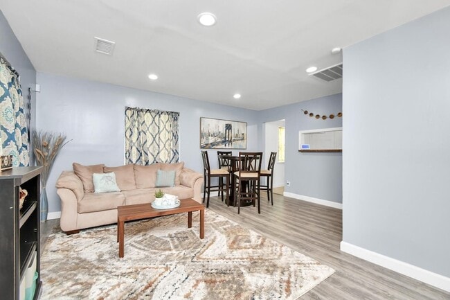 Photo - 3401 Nathaniel Brown St