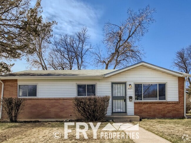 Building Photo - Renovated Harvey Park home