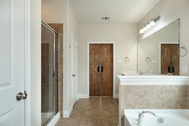 Photo - 1804 Elaina Loop