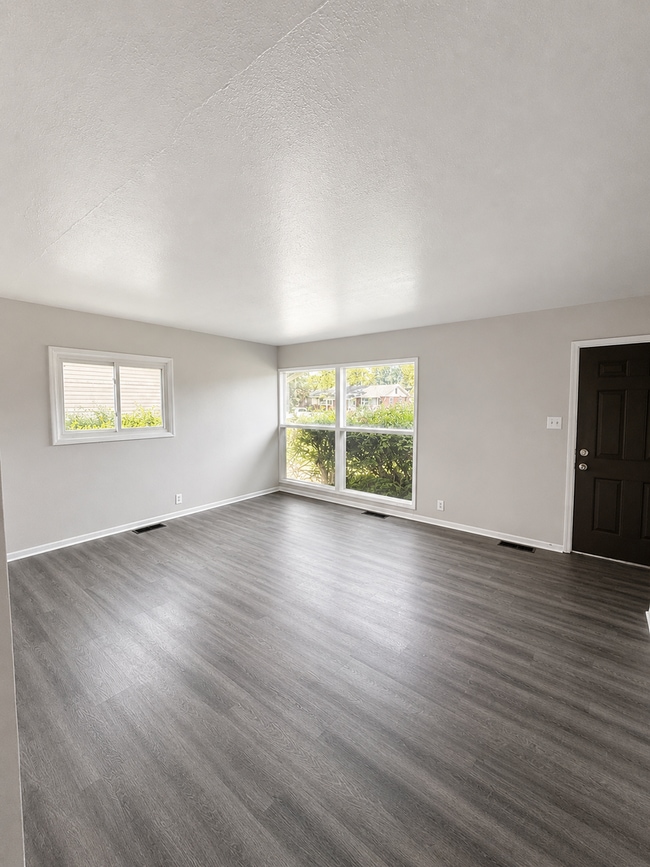 Photo - 1118 Ebeling Dr