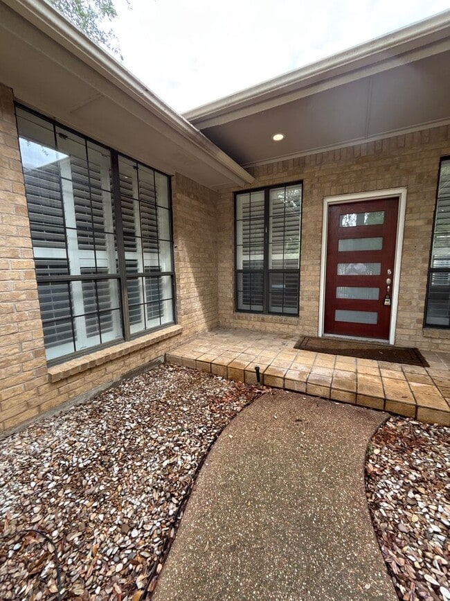 Photo - 5026 Bellaire Dr S