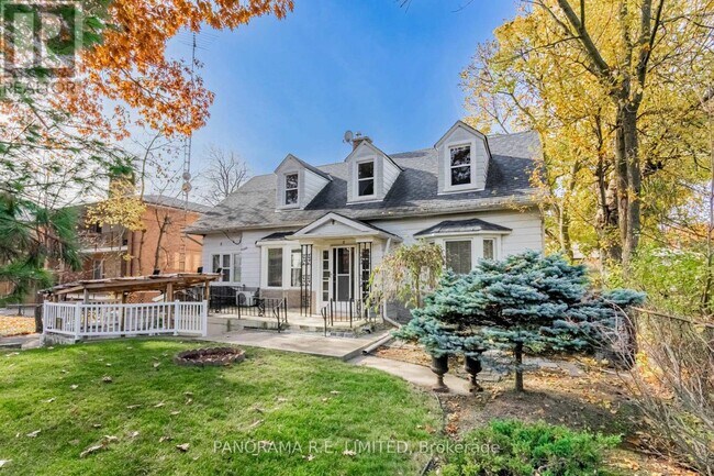 Photo - 8 Thirty Third St