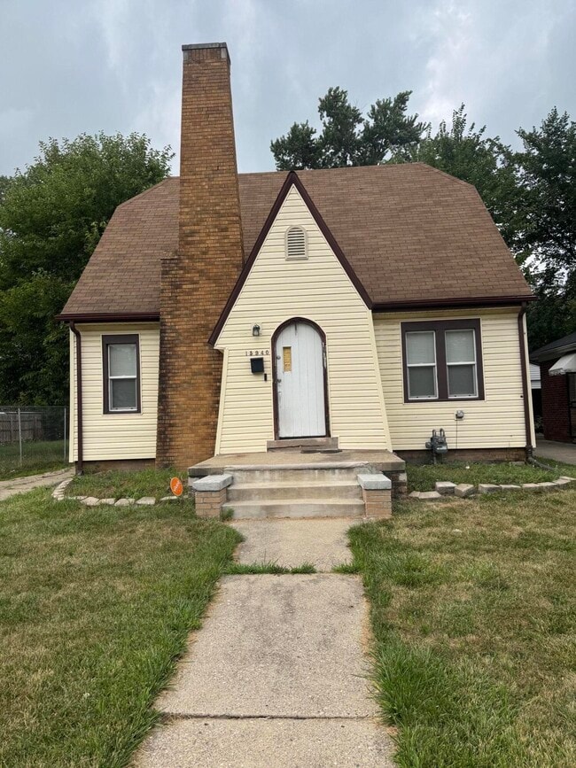 Building Photo - 15940 Hackett St