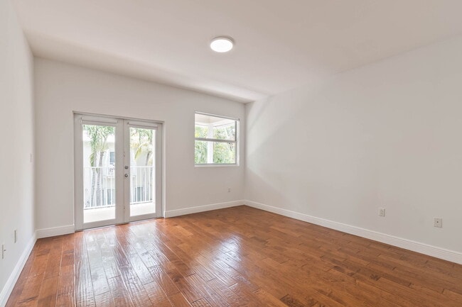 Photo - 3133 Hibiscus St