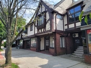 Building Photo - 80 Trapelo Rd Unit 1