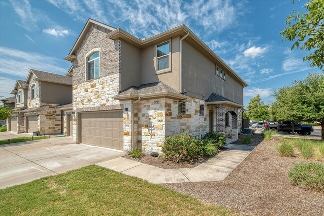 Building Photo - 2880 Donnell Dr