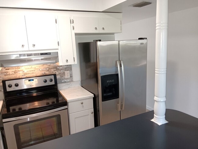 Photo - Nice, renovated one-bedroom near 4th St co...