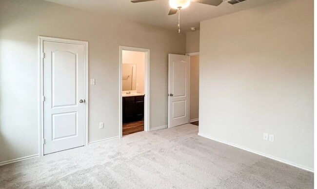 Photo - Like new 4-bed/2-bath!