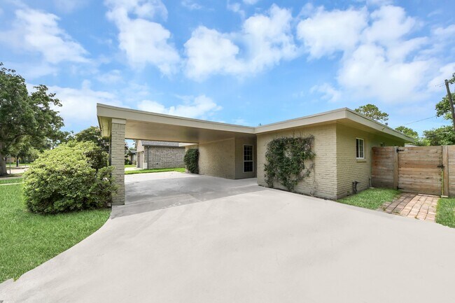 Photo - 4011 Ebbtide Dr