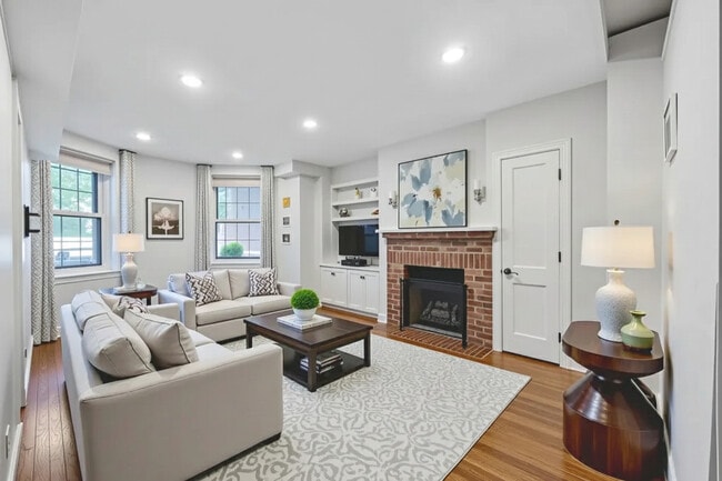 Building Photo - 354 Beacon St Rental