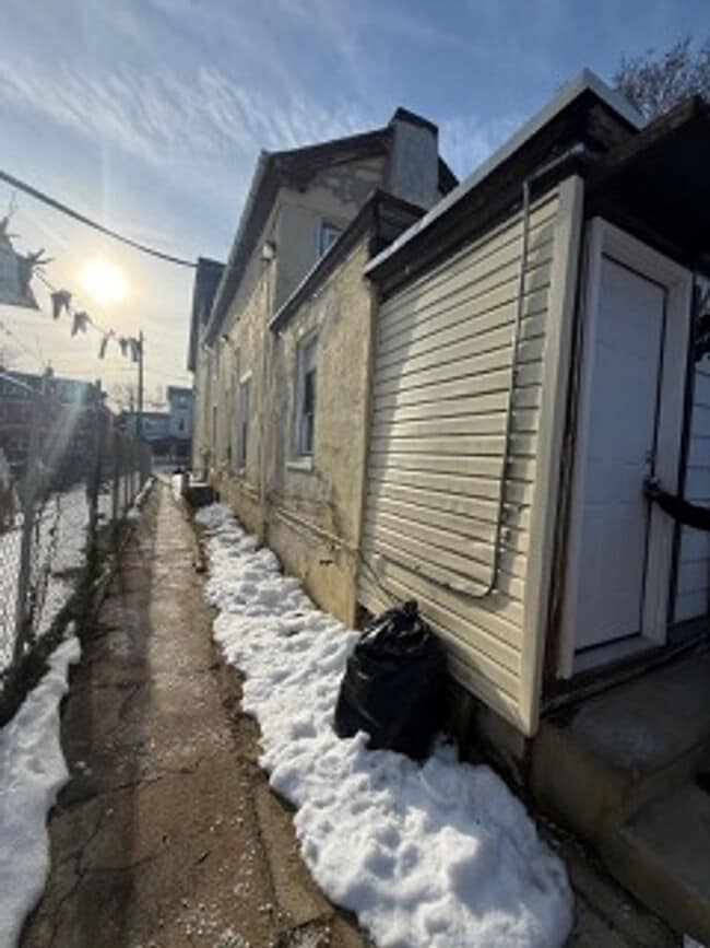 Photo - 321 E Price St Unit 1st flr rear