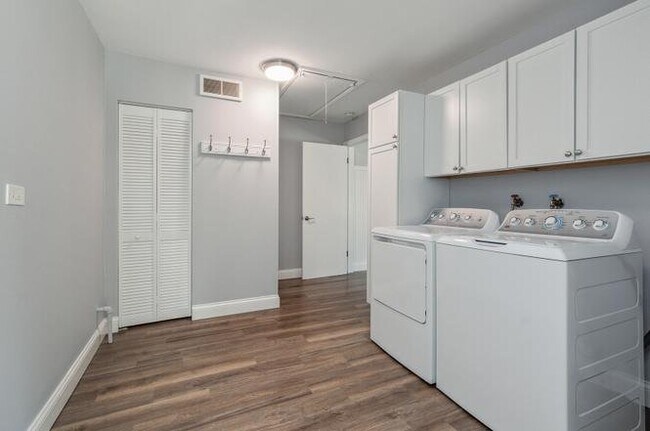 Photo - 9604 S Knox Ave