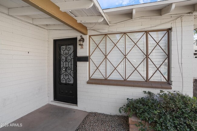 Building Photo - 3426 N Miller Rd Unit Apt 8