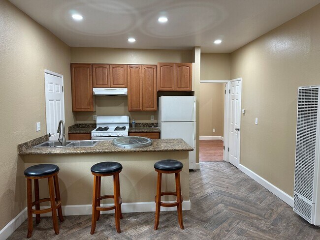 Photo - 475 W MacArthur Blvd Unit 477