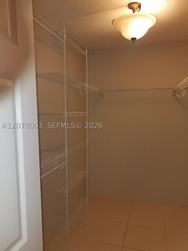 Photo - 220 Lakeview Dr Unit 105