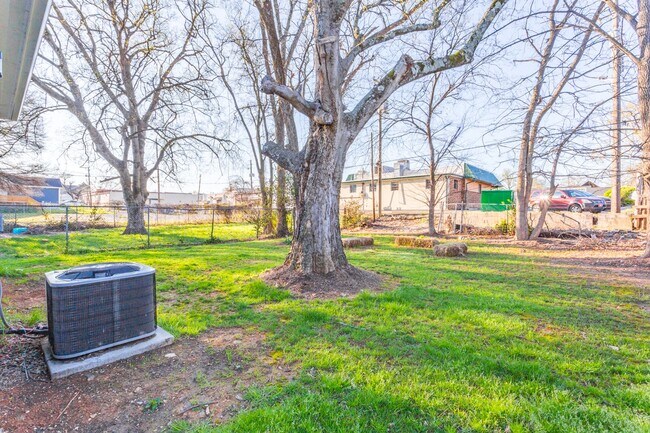 Photo - Downtown 3 bedroom Cottage