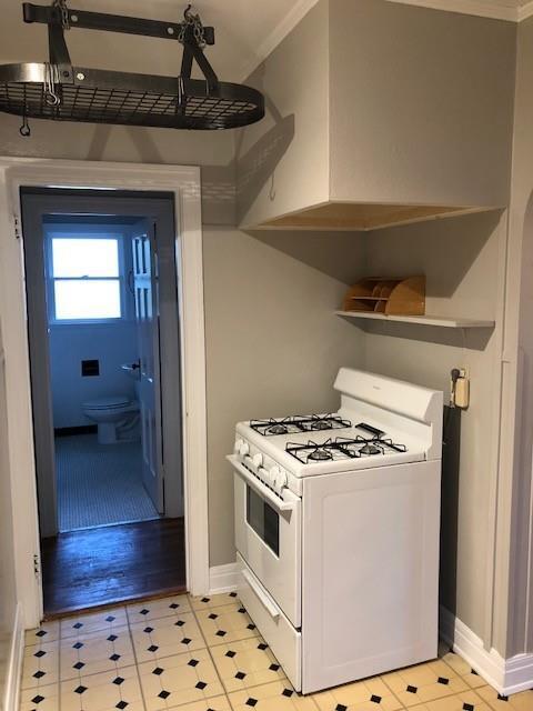 Photo - 902 E 43rd St