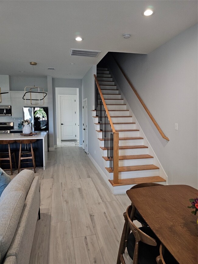 Photo - 4427 Elmwood St