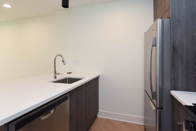 Photo - 843 W Grace St Unit 201F