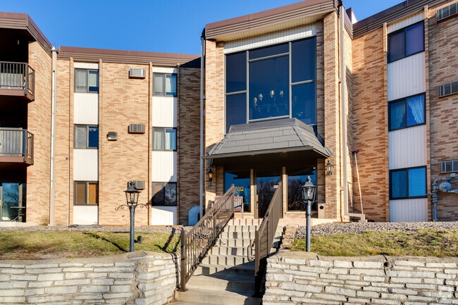 Building Photo - 2700 Oxford St N Unit 133 Rental
