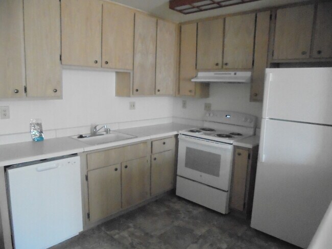 Photo - Elkhorn Village Apartments