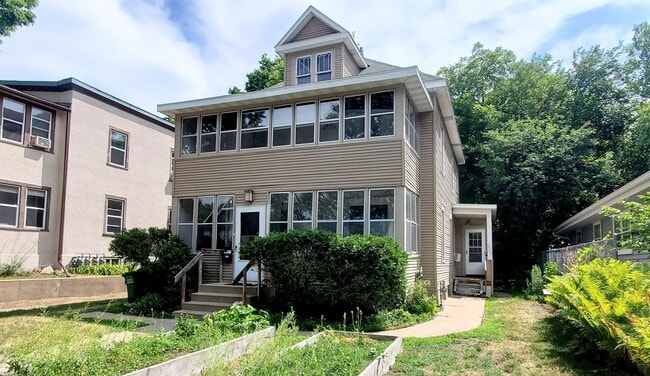 Building Photo - Great 2 Bedroom Unit 2309 Rental