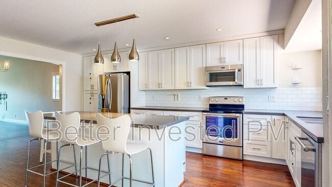 5366 El Mercado Pkwy