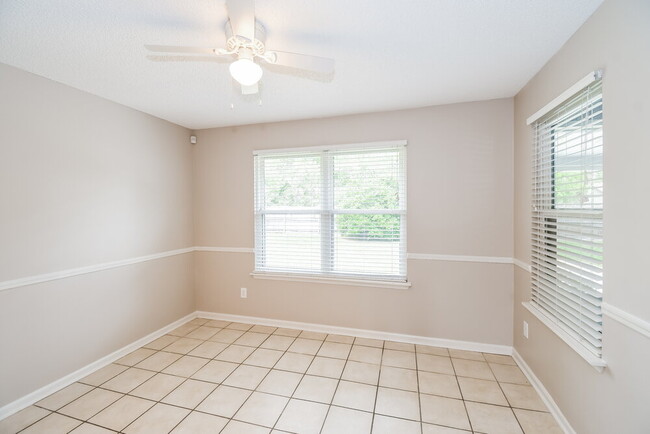 Photo - 3303 Hampstead Dr
