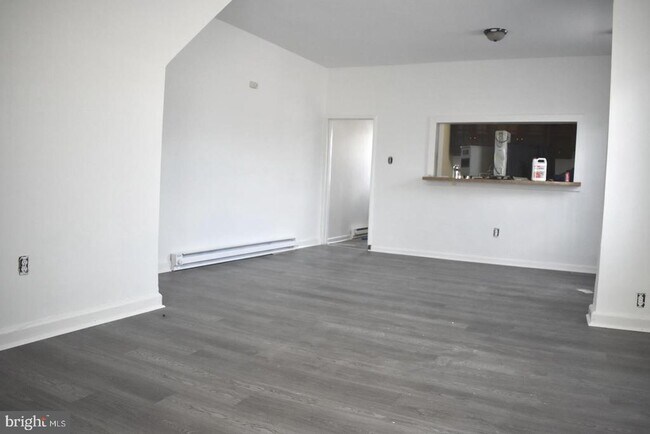 Photo - 10 S 62nd St