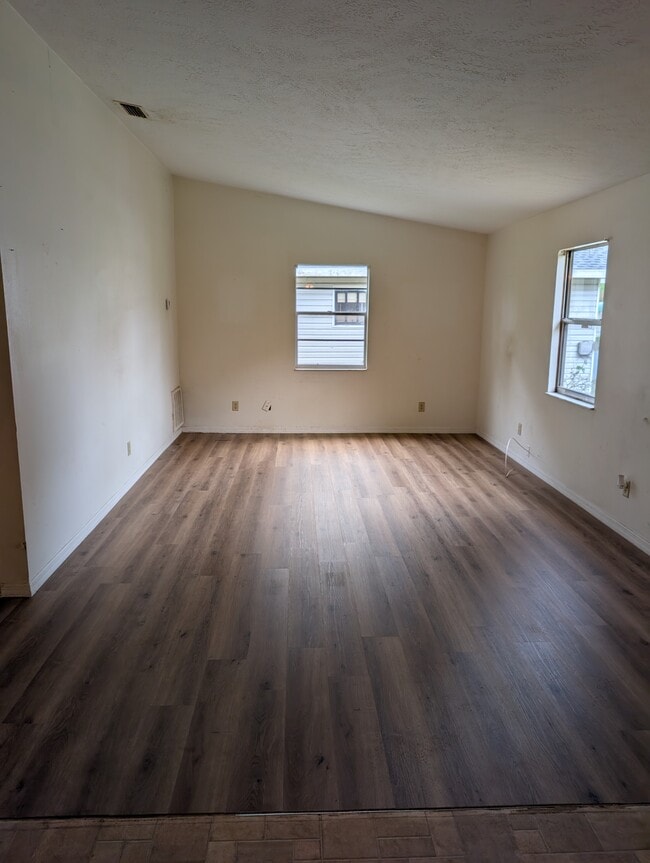 Photo - 11851 Illinois St