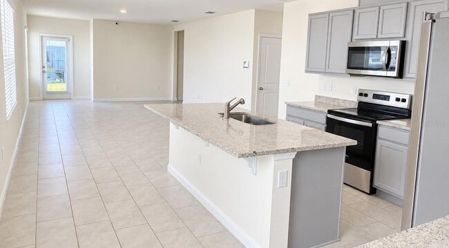 1011 Bear Hammock Dr
