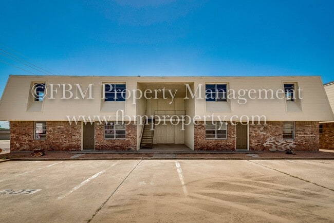 Building Photo - Willow Court Apartments, Unit 301