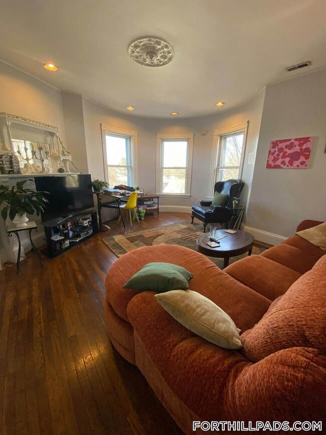 140 Cedar St Unit 3