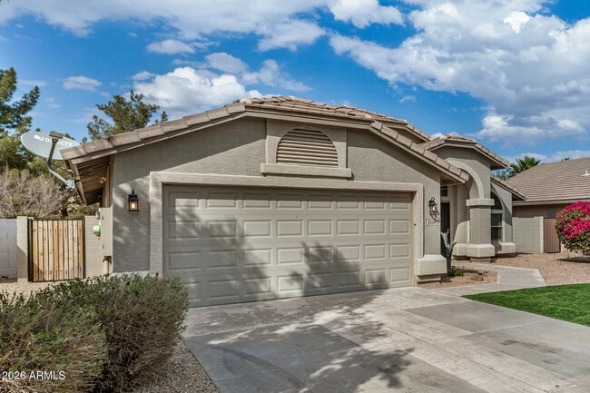 Photo - 2334 E Rawhide St