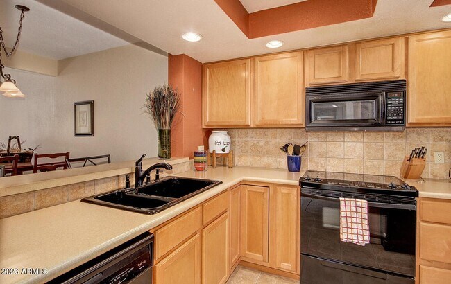 Photo - 4015 N 78th St