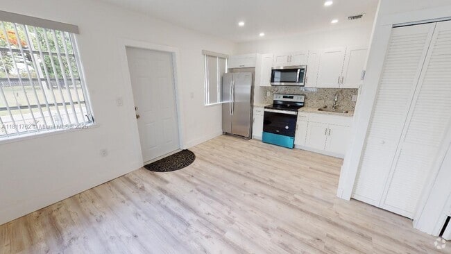 Building Photo - 2392 NW 9th St Unit 2392 Rental