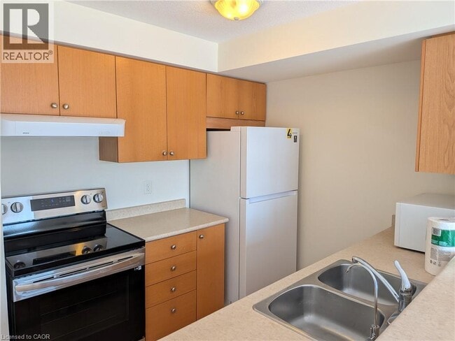 Photo - 45 Cedarhill Crescent