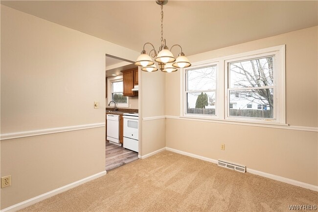 Photo - 146 Jeanmoor Rd