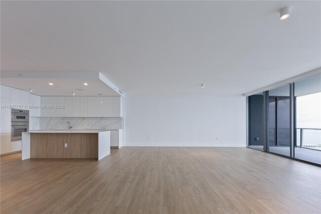 Photo - 700 NE 24th St Unit 5402