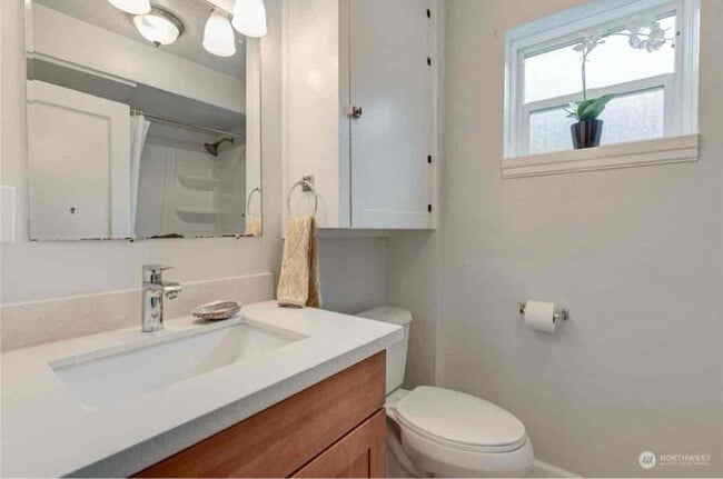 Photo - 8147 9th Ave SW